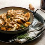 Le lapin préparé à la sauce salmoreja