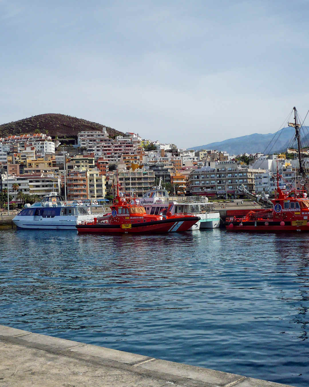 Los Cristianos 1 Los Cristianos, tenerife : Bateaux dans le port