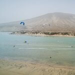 Vent et ciel blanc sur Fuerteventura